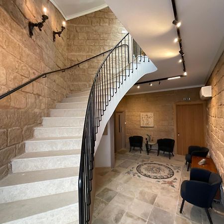 Le Voyageur By The Sea - Furnished Rooms Larnaca Ngoại thất bức ảnh