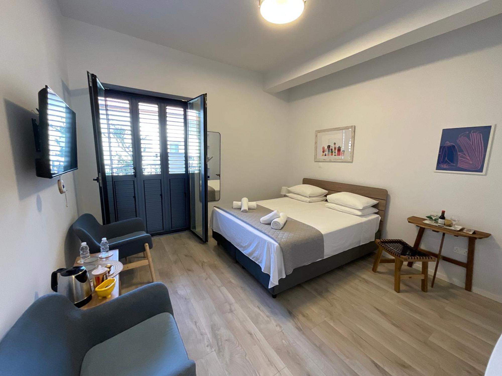 Le Voyageur By The Sea - Furnished Rooms Larnaca Ngoại thất bức ảnh