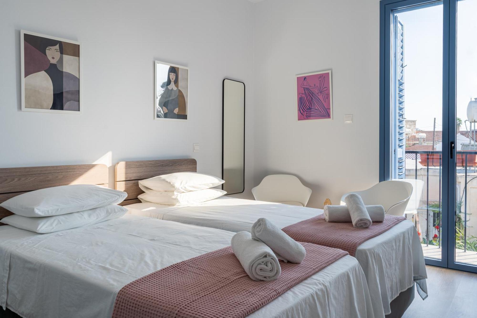 Le Voyageur By The Sea - Furnished Rooms Larnaca Ngoại thất bức ảnh