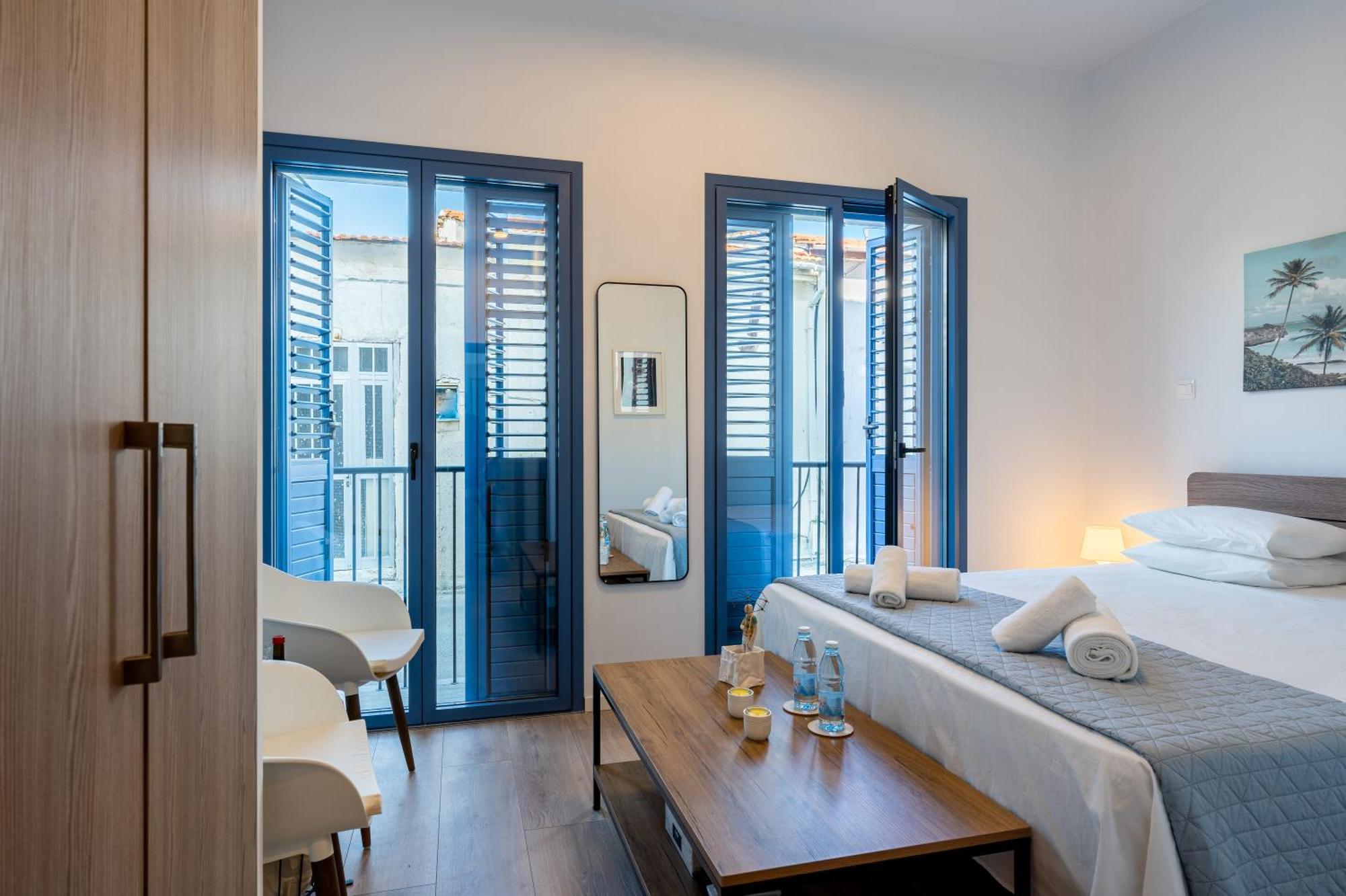 Le Voyageur By The Sea - Furnished Rooms Larnaca Ngoại thất bức ảnh