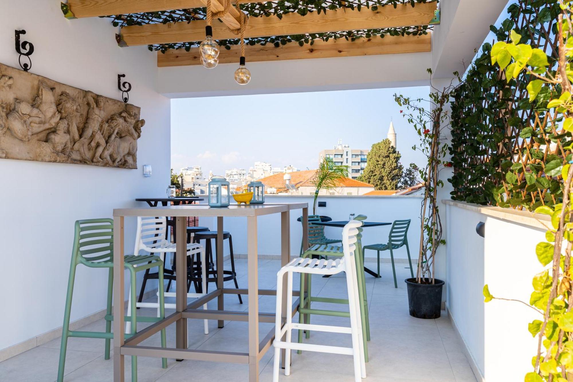 Le Voyageur By The Sea - Furnished Rooms Larnaca Ngoại thất bức ảnh