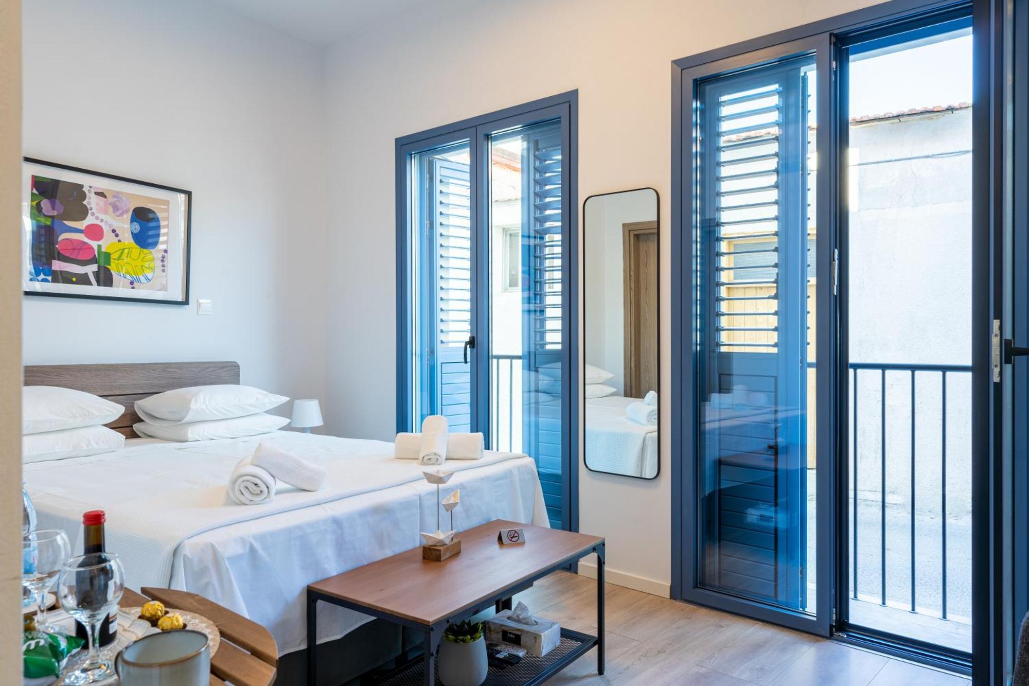 Le Voyageur By The Sea - Furnished Rooms Larnaca Ngoại thất bức ảnh
