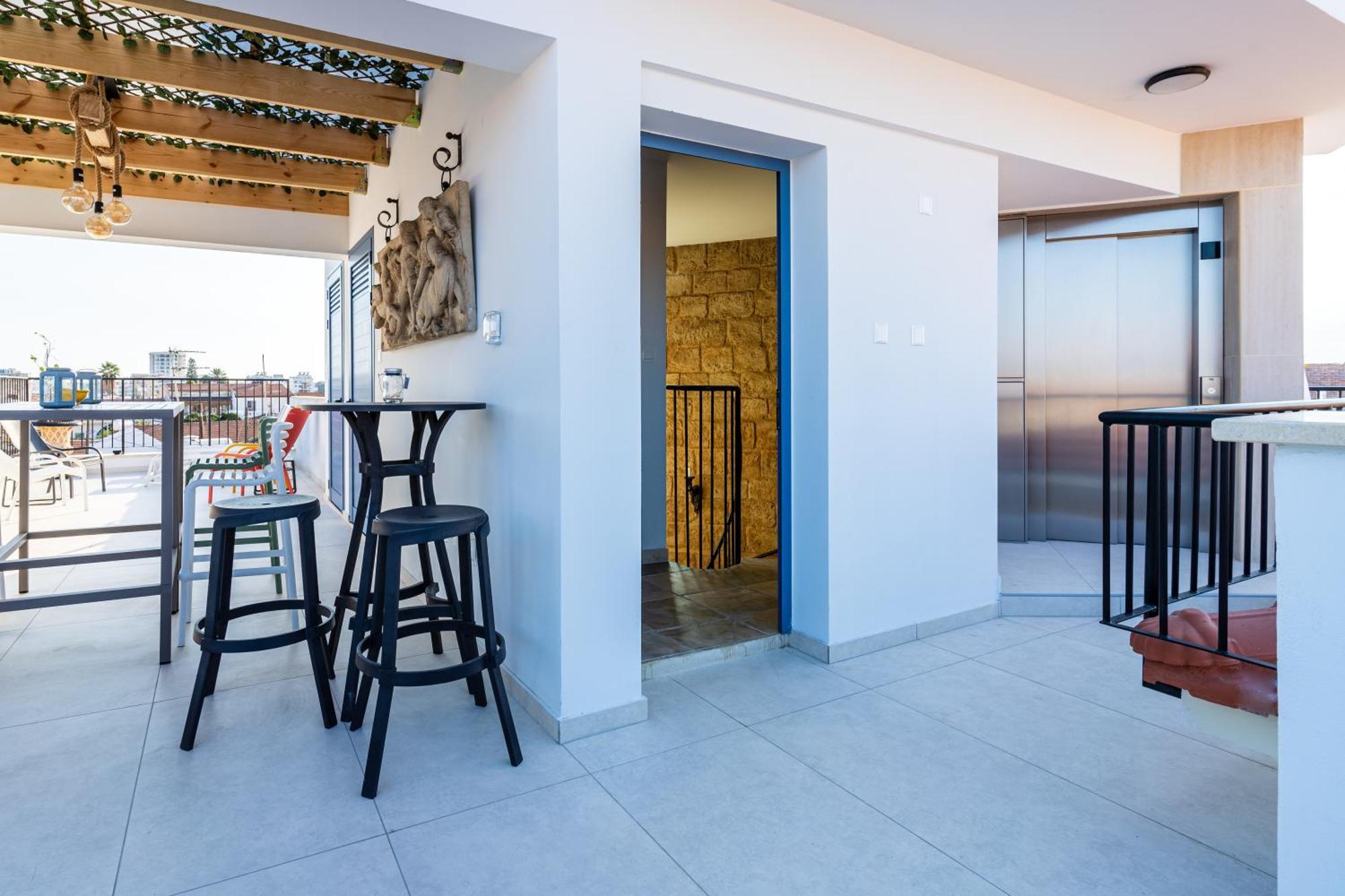 Le Voyageur By The Sea - Furnished Rooms Larnaca Ngoại thất bức ảnh
