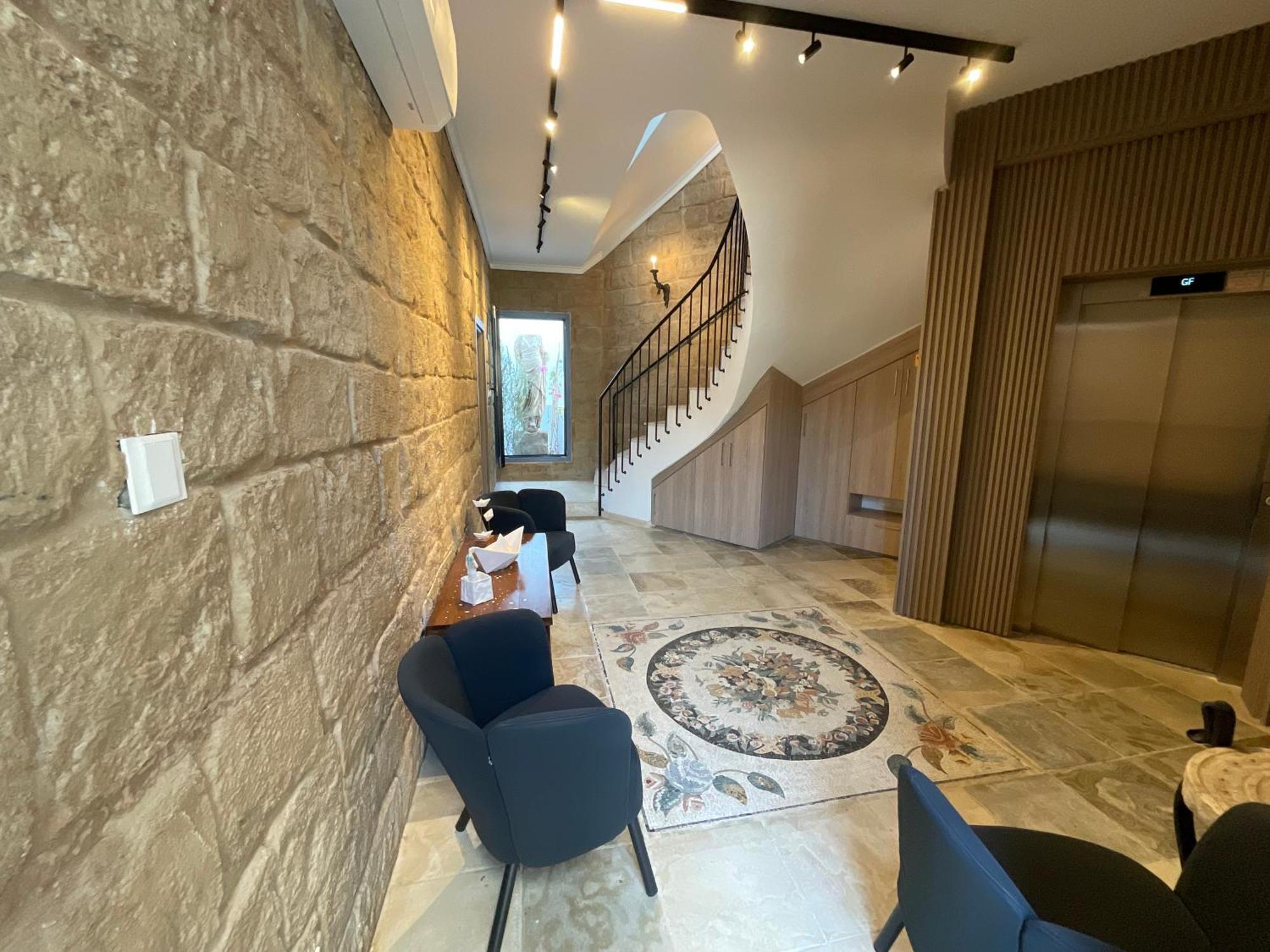 Le Voyageur By The Sea - Furnished Rooms Larnaca Ngoại thất bức ảnh